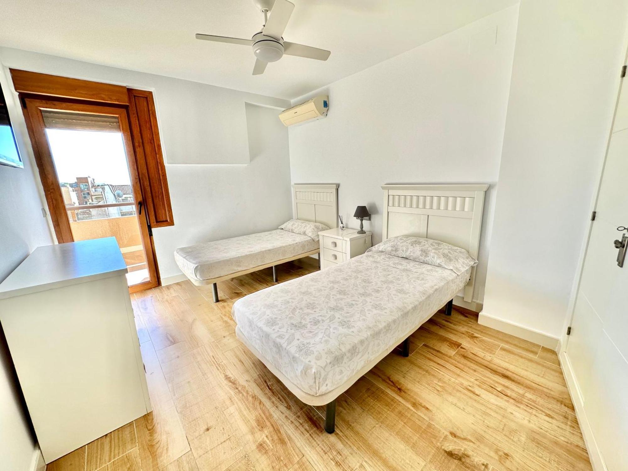 Gorgeous Apartment At The Sea In La Carihuela! Torremolinos Exteriör bild