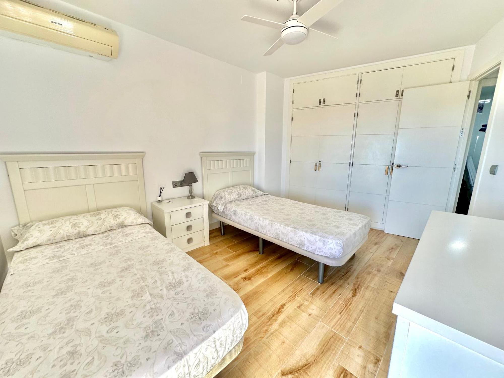 Gorgeous Apartment At The Sea In La Carihuela! Torremolinos Exteriör bild